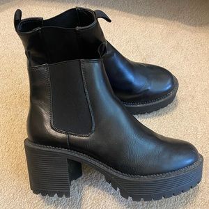 Chelsea Boots